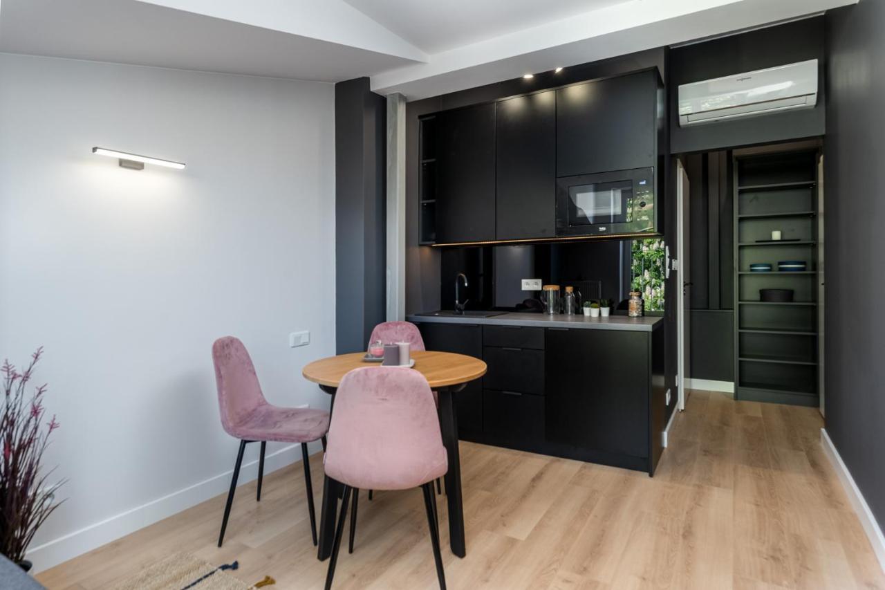 Smart Apartments - Old Town & Main Train Station - By Upstairs 크라쿠프 외부 사진